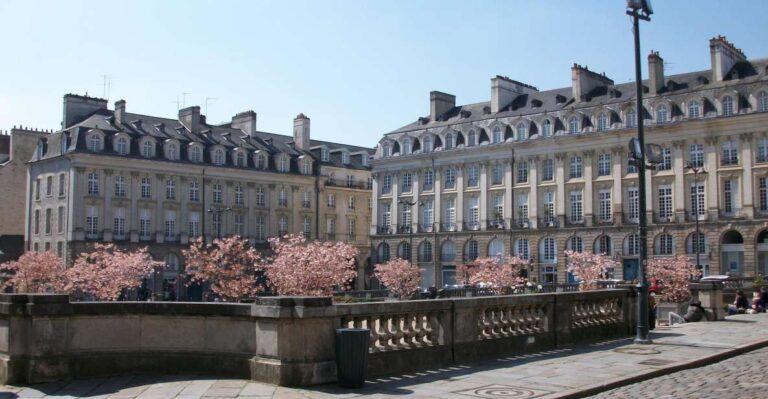 Rennes: Private Guided Walking Tour