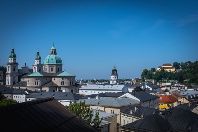 Salzburg: Interactive Puzzle and City Exploration Tour