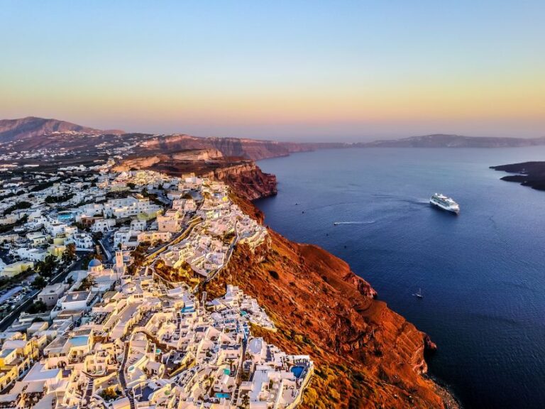 Santorini: Northern Side Private Tour With Local Guide