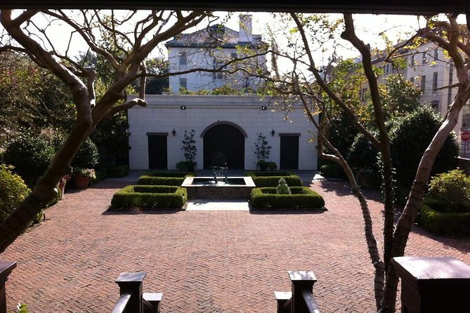 Savannah Historic District Walking Tour - Historical Homes and Generals