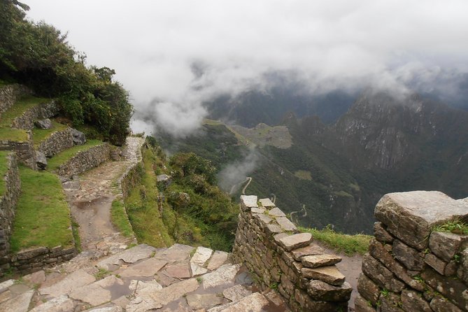 Short Inca Trail 2 Days to Machu Picchu Private Service