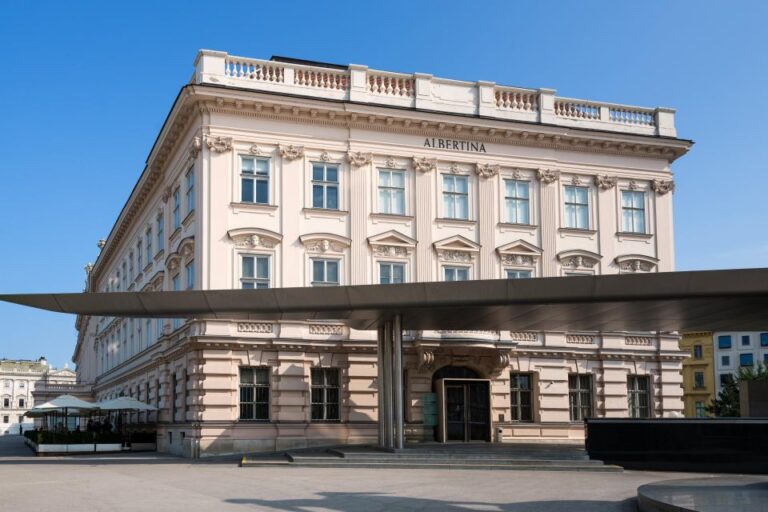 Skip-the-line Albertina Palace, Museum Vienna Private Tour