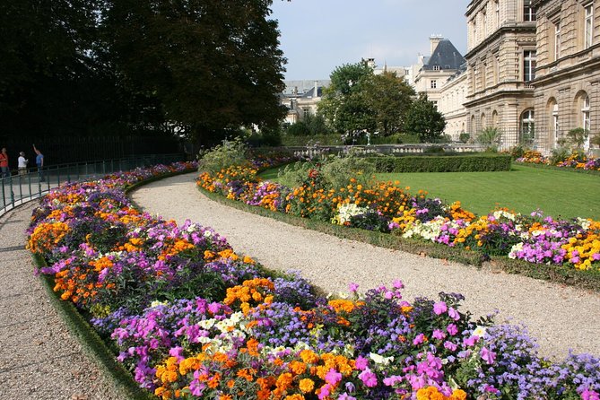 Small-Group Luxembourg Gardens Walking Tour in Paris