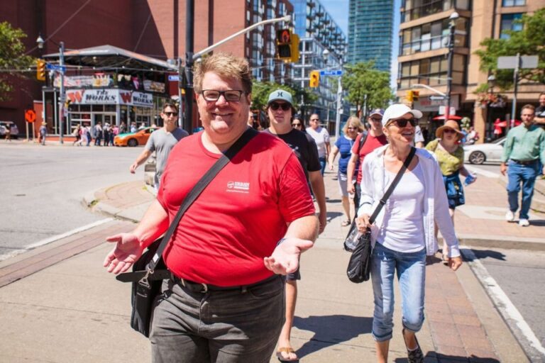 Toronto: Local Beer History and Culture Tour With Tastings