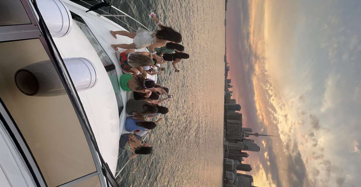 Toronto: Private Luxury Yacht Sightseeing Cruise & Prosecco - Activity Details