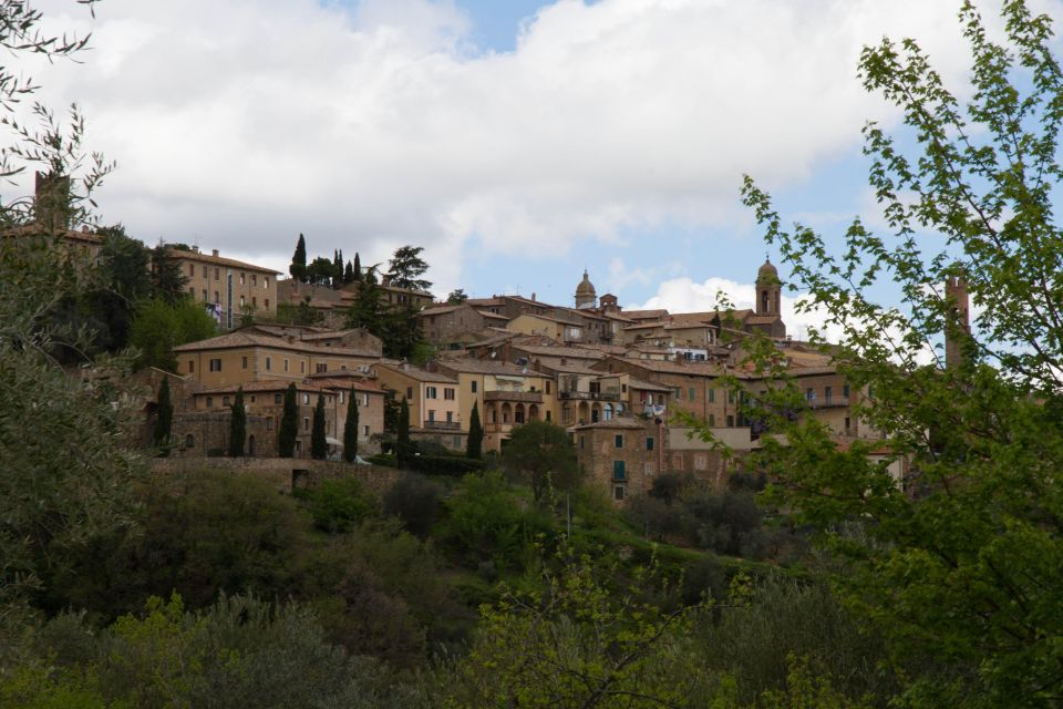 Valdorcia: Montalcino and Montepulciano Scenery in the World - Valdorcia: Montalcino and Montepulciano Overview