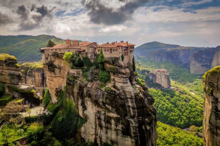 Varlaam Monastery & Meteora: Self-Guided Driving Audio Tour