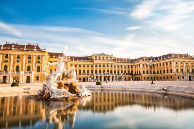 Vienna: Skip-the-Line Schonbrunn Palace Private Tour