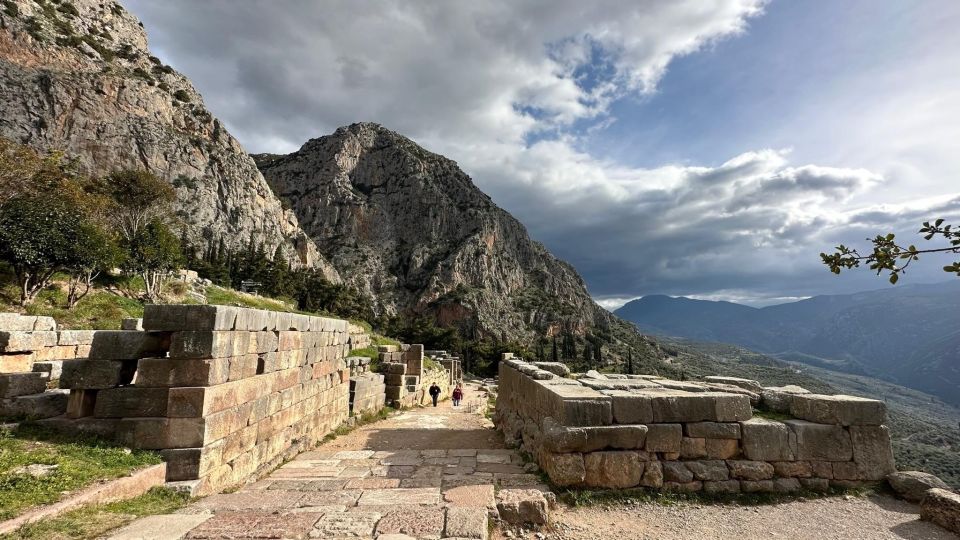 Visit Thermopylae & Delphi Navel of Earth Private Tour 8H - Tour Details