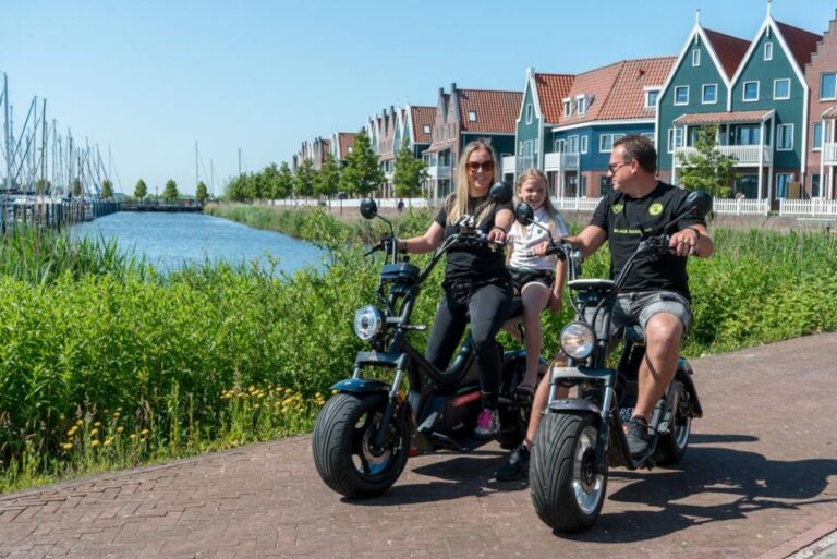 Volendam: E-Scooter Rental