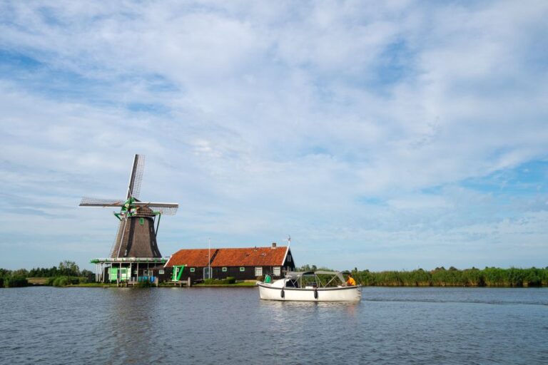 Zaanse Schans: 60-Minute Private Luxury Cruise