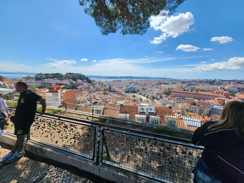 2-Hour Private Tour of Lisbon - Key Points