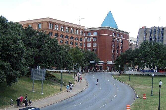 1-Hour JFK Assassination Walking Tour - Tour Guide Experience