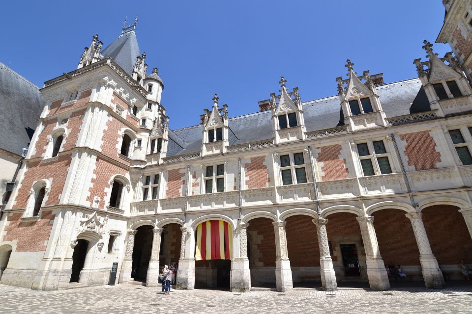 Blois: Private Tour of Blois Castle With Entry Tickets - Experience Highlights