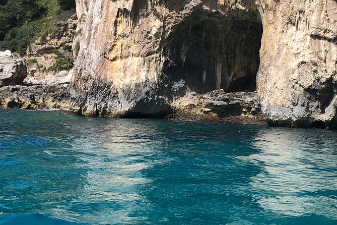 Capri Private Boat Tour From Capri (3 Hours) - Meeting Point and Logistics