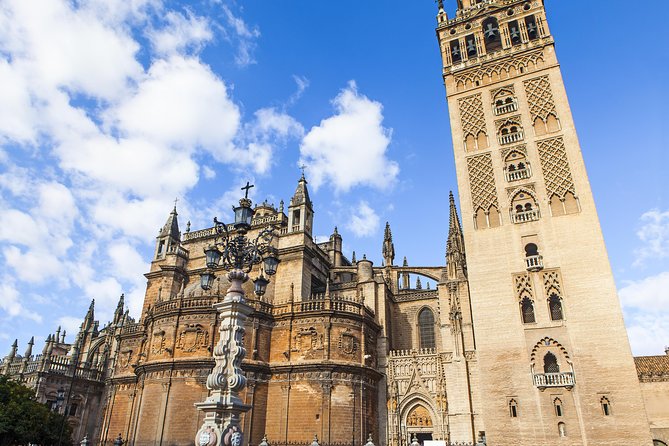 Cathedral, Alcazar and Giralda Guided Tour With Priority Tickets - Official Guides and Audio Guide