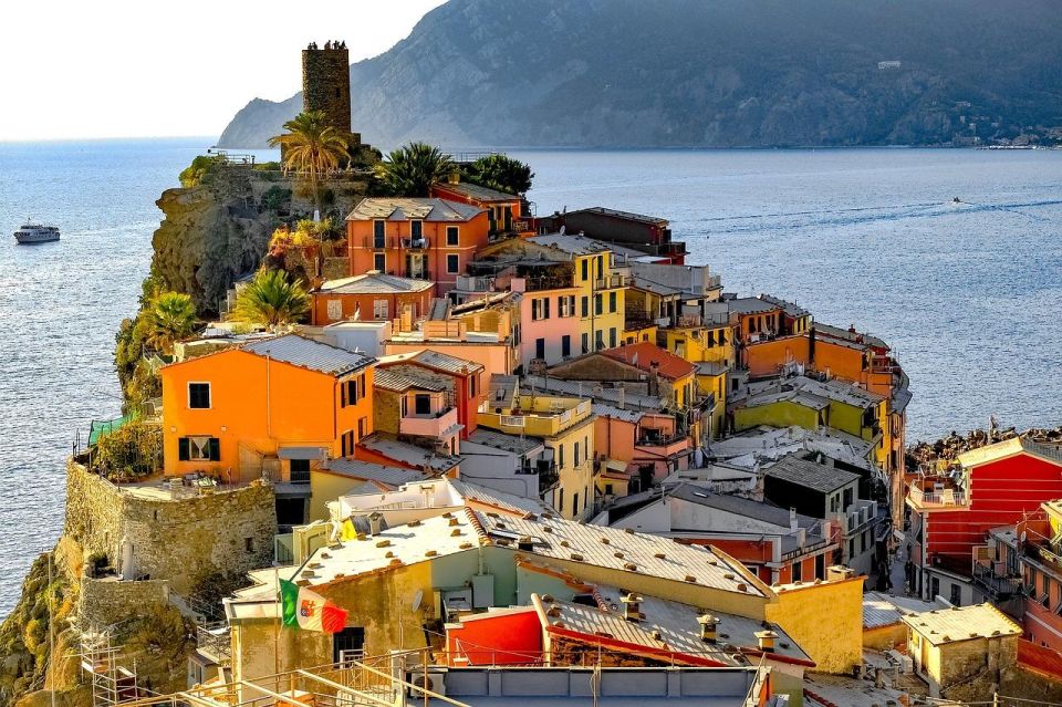 Cinque Terre Guided Tour With Lucca From Florence - Itinerary