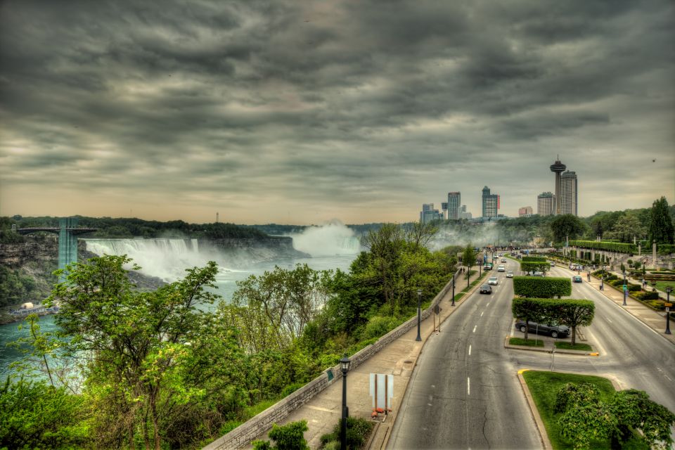 From Niagara Falls: Toronto Airport Private Transfer - Driver and Pickup Information