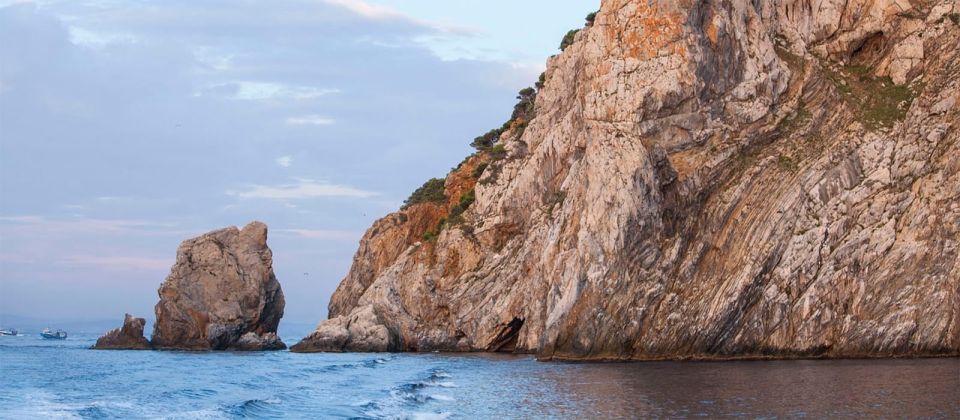 From Roses: Sightseeing Cruise on Costa Brava to Cadaqués - Experience