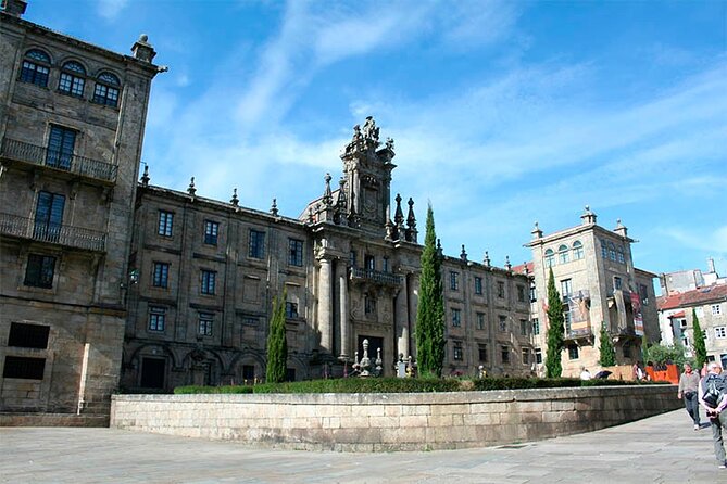 Guided Tour of the Old Town With an Official Guide - Pricing and Booking Information