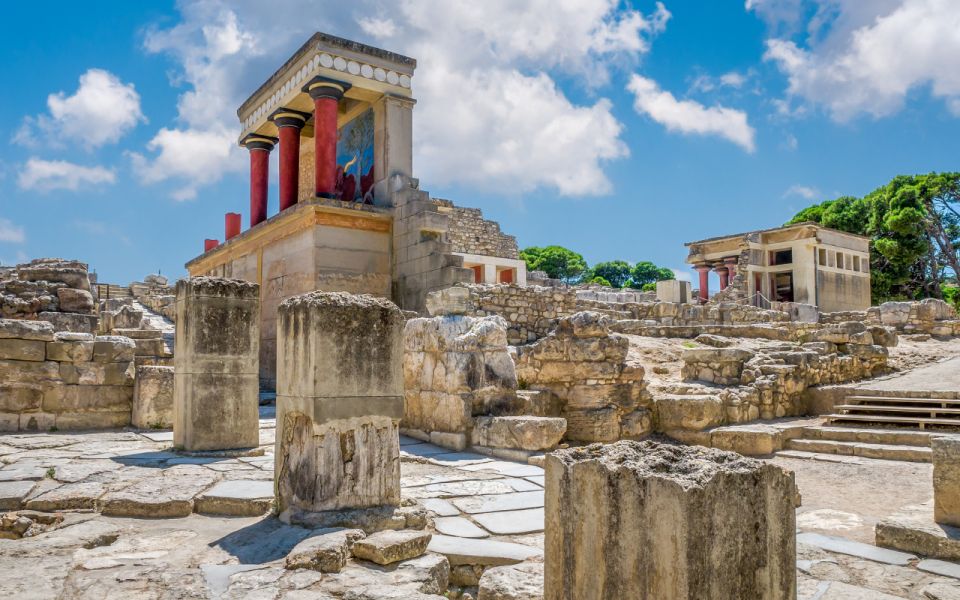 Heraklion City, Walking Tour, Old Market & Knossos Palace - Itinerary Highlights for Knossos Palace Visit