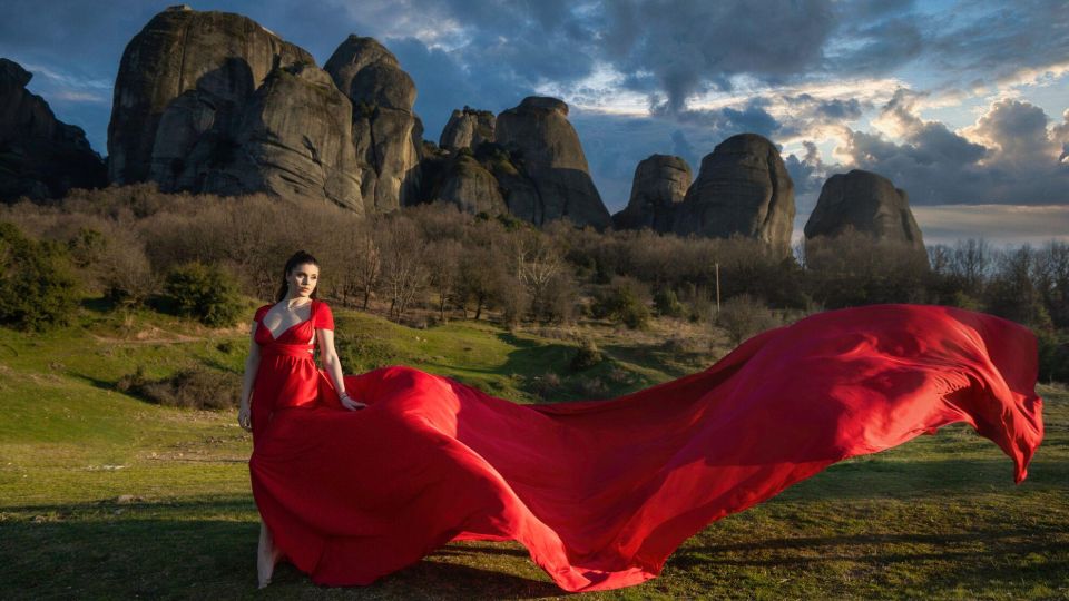 Kalabaka: Meteora Flying Dress Photoshoot - Instructor and Experience Details