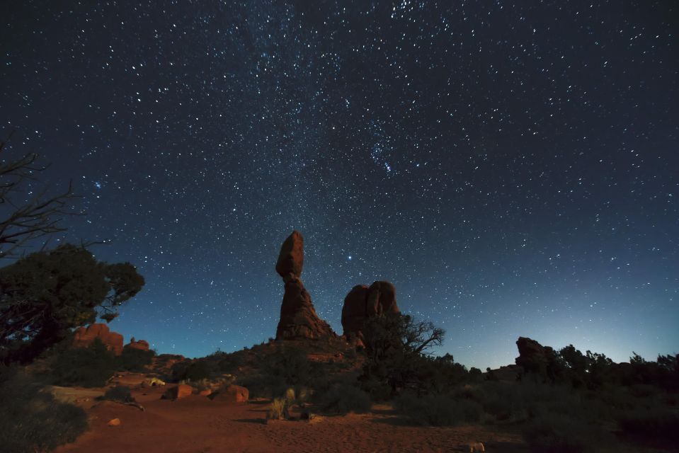 Moab: The Windows in Arches Guided Stargazing Hike - Experience Highlights