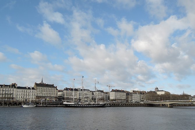 Nantes 1.5-Hour Small-Group Walking Tour With Local Guide - Booking Process and Policies