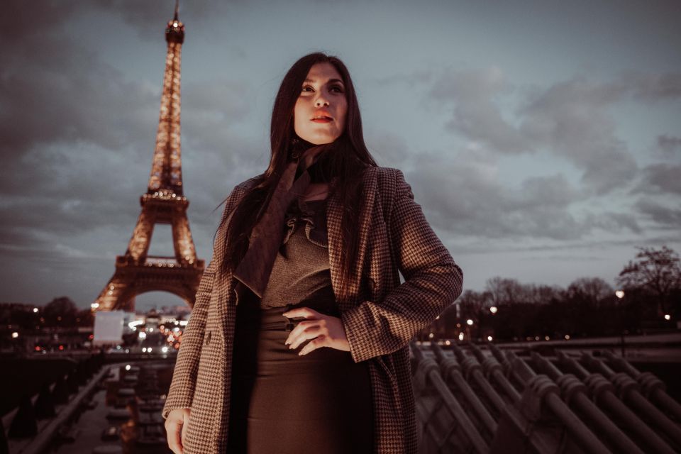 Paris: Private Photoshoot Near Any Chosen Landmark - Language and Accessibility