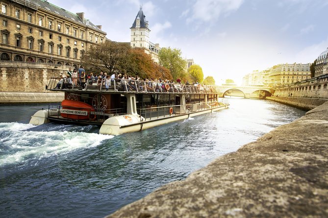 Paris Seine River Sightseeing Cruise With Commentary by Bateaux Parisiens - Customer Experience and Feedback