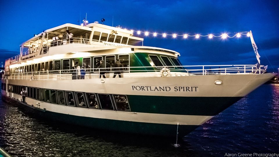 Portland: Willamette River 2.5-hour Dinner Cruise - Onboard Experience