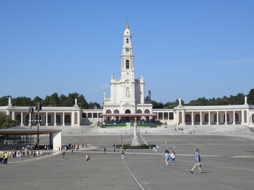 Private Half Day Tour in Fatima Sanctuary - Itinerary