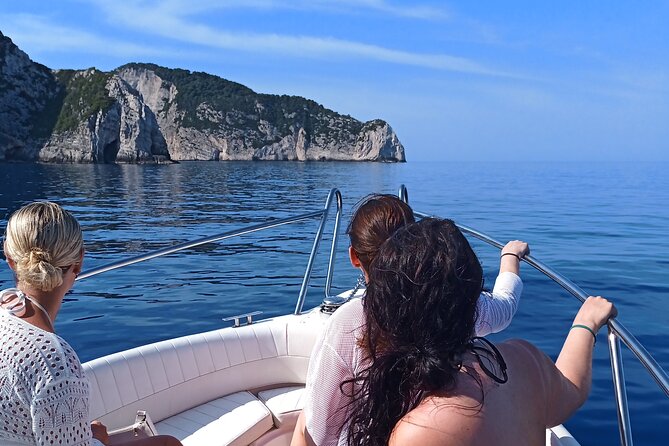 Private Luxury 6.5m 140hp Speedboat Cruise Shipwreck & Blue Caves - Adventure to Blue Caves