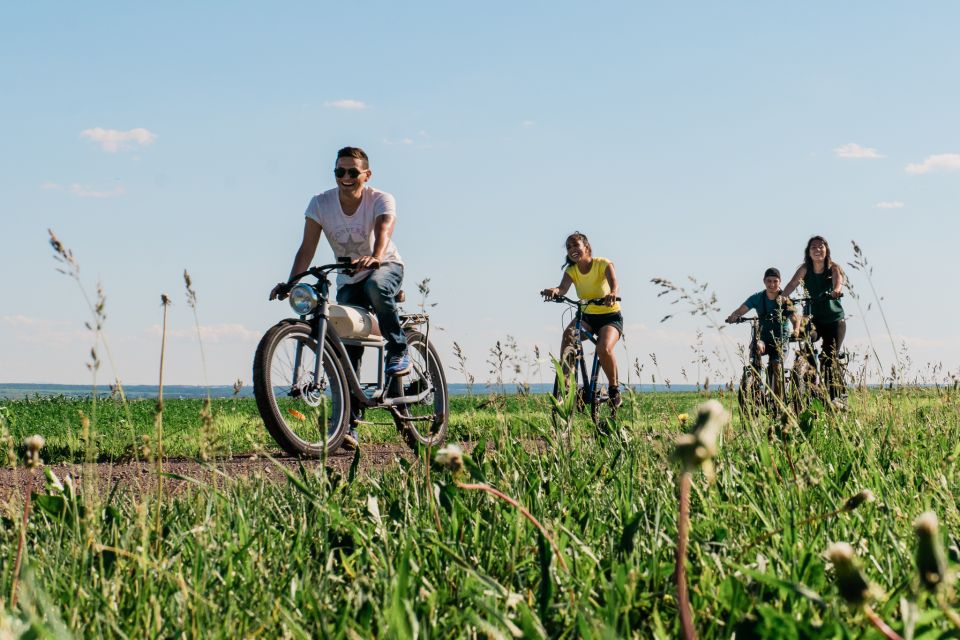 Quebec City ;Regular Bike Rental on Romantic Ile Dorléans - Inclusions