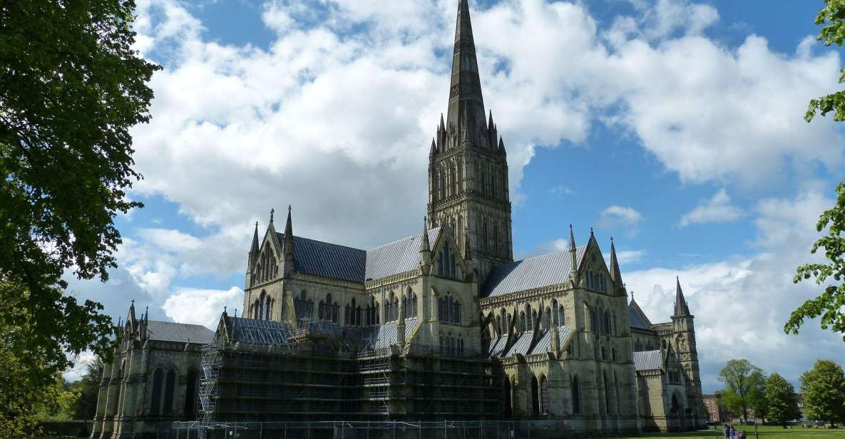 Salisbury Private Guided Walking Tour - Language and Group Details