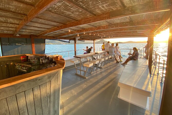 Sundowner Sunset Cruise Airlie Beach - Cruise Logistics and Details