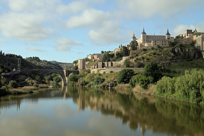 Toledo Tour With Tapas, Wine Tasting and Optional 7 Monuments Access - Tapas Delights