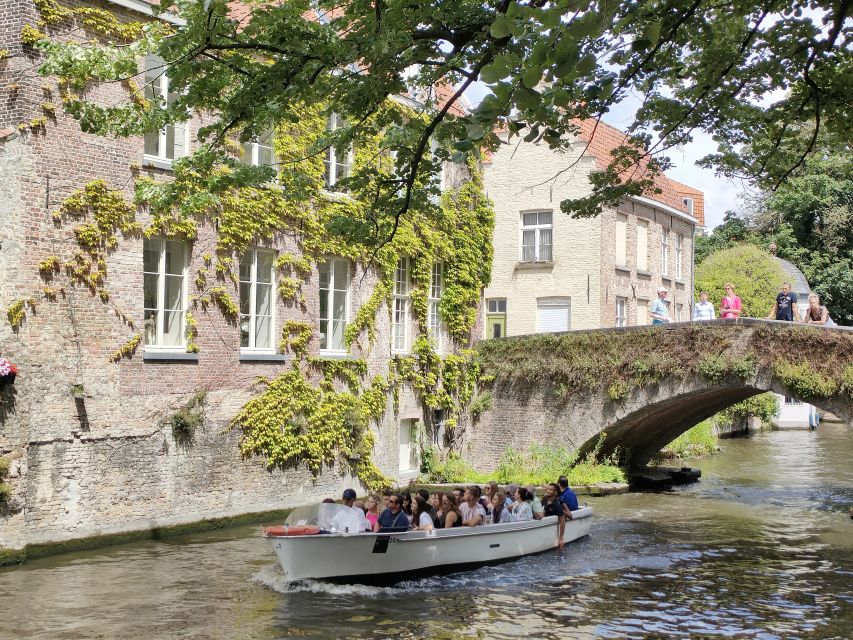 Bruges: Small Group Boat Cruise and Guided Walking Tour - Itinerary