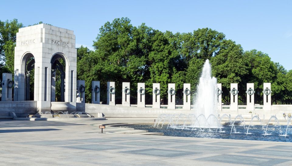 DC Monuments: Small Groups, Big Ideas Walking Tour - Tour Highlights