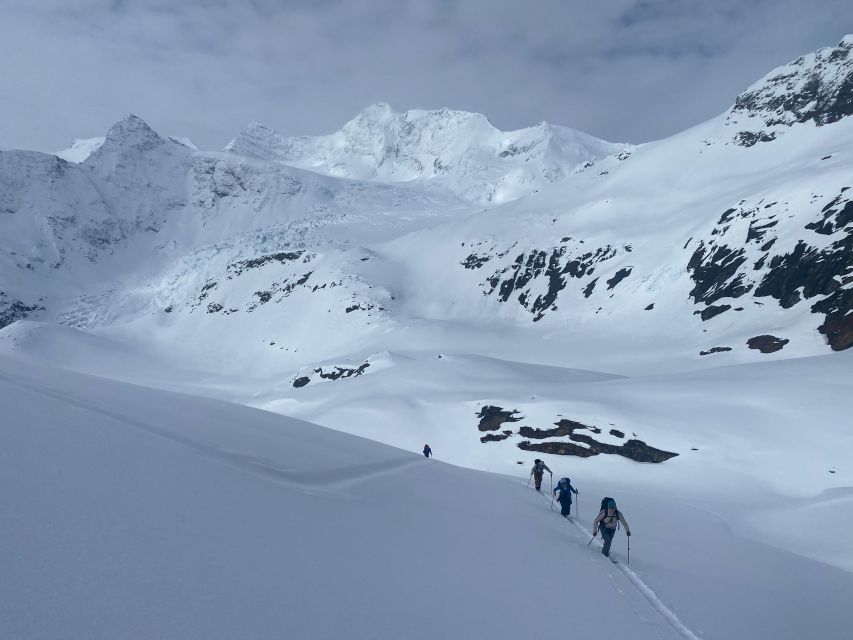 Freshfields/Lambe Glacier: Ski Basecamp - Language and Cancellation Policy