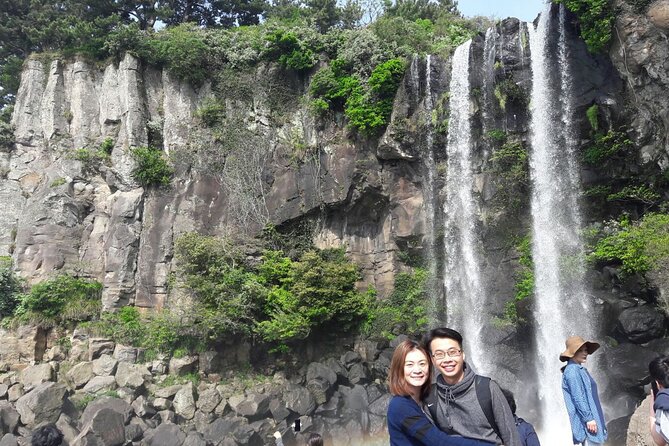 Jeju Island Private Taxi Tour-Waterfalls & Oedolgae & Jusangjeoli - What to Expect From Driver