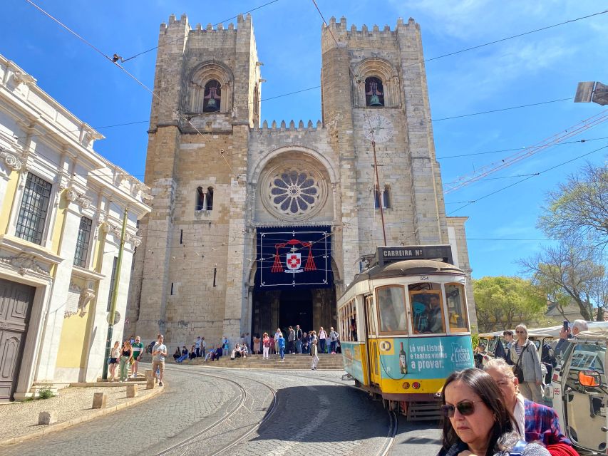 Lisbon: Half Day Private City Highlights Tour by Tuk Tuk - Features
