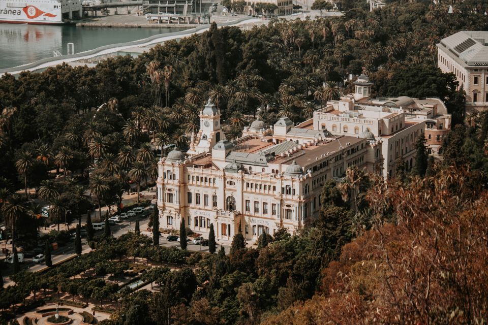 Malaga: Private and Customized Sightseeing Walking Tour - Full Description