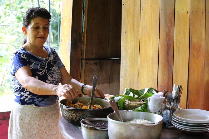 Mulguri Waterfalls and Local Farm Visit in Manuel Antonio  - Quepos - Common questions