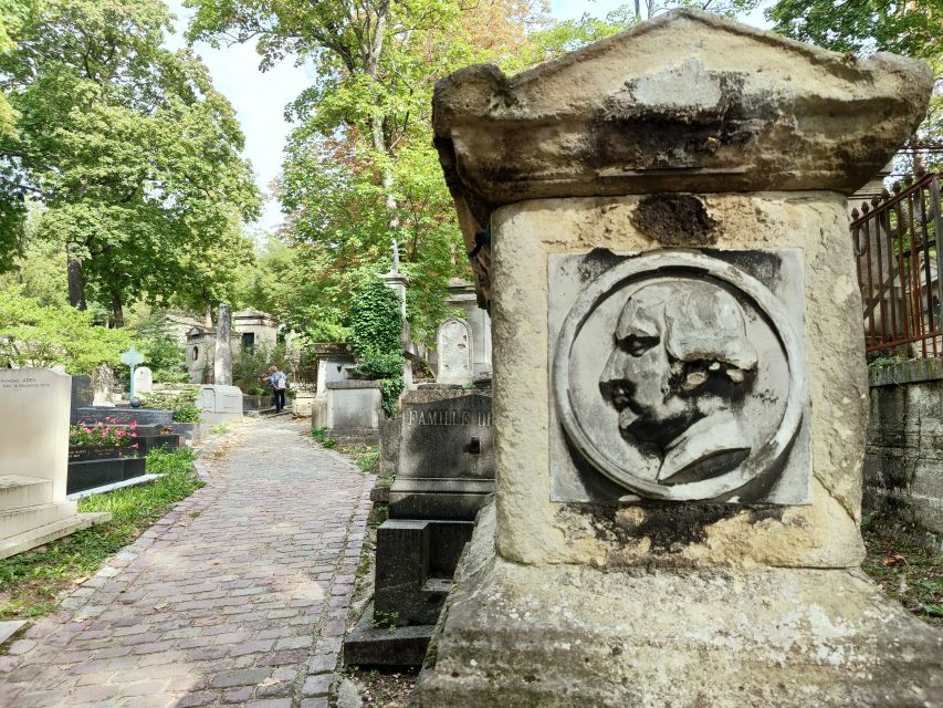 Paris: Père-Lachaise Cemetery Audio Guide Tour - Audio Guide Features and Benefits
