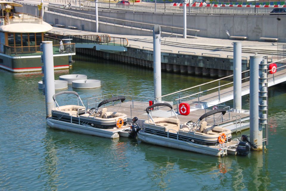 Paris: Private Pontoon Boat Seine River Cruise With Guide - Tour Highlights