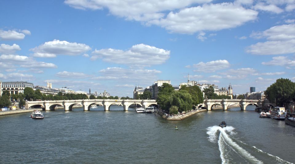 Paris: Private Walking Tour With Guillaume, Your Local Guide - Languages Available