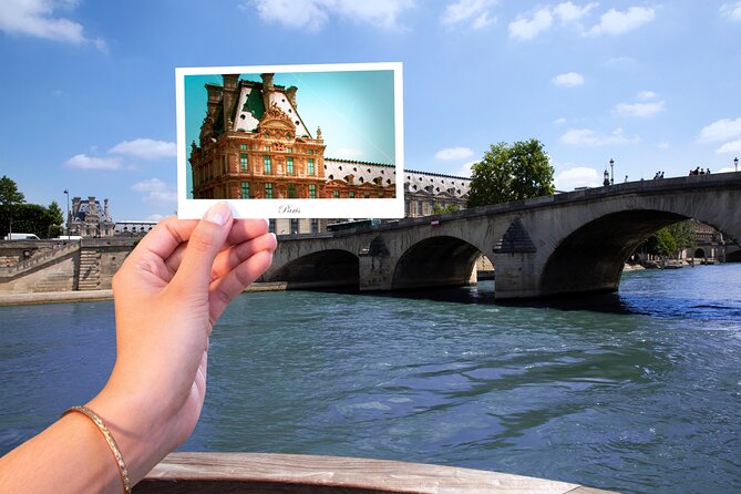 Paris Seine River Sightseeing Cruise With Commentary by Bateaux Parisiens - Service Quality