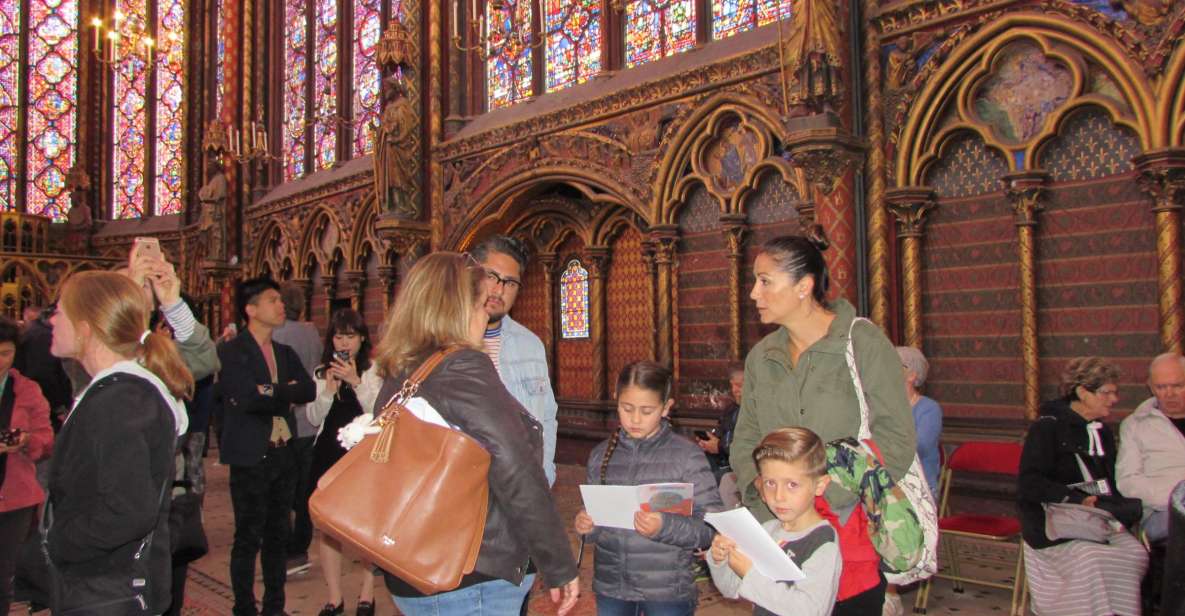 Private Treasure Hunt Around Notre Dame for Families & Kids - Full Description