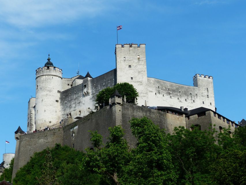 Salzburg: Express Walk With a Local in 60 Minutes - Tour Highlights